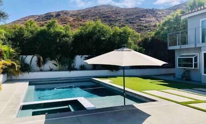 San Carlos Casa | Bright and spacious home with views, pool & spa.