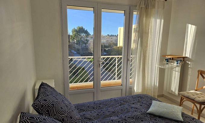 Le Pradet Apartamento | Bright apartment - near the beach