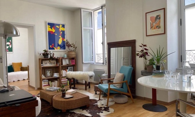 Decre-Cathedrale Apartamento | Bright apartment - old renovated building
