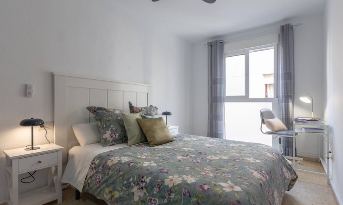 El Molinillo Apartamento | Luminoso apartamento con terraza y parking en el centro