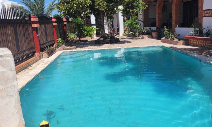 Isla Verde Casa | Bright, big, pool, 5 min 2 beach