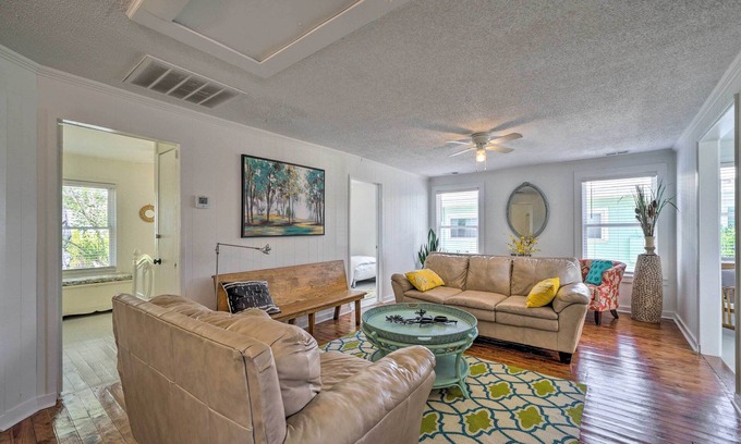 Wilmington Beach Cabaña | Bright Carolina Beach Cottage w/ Yard & Grill
