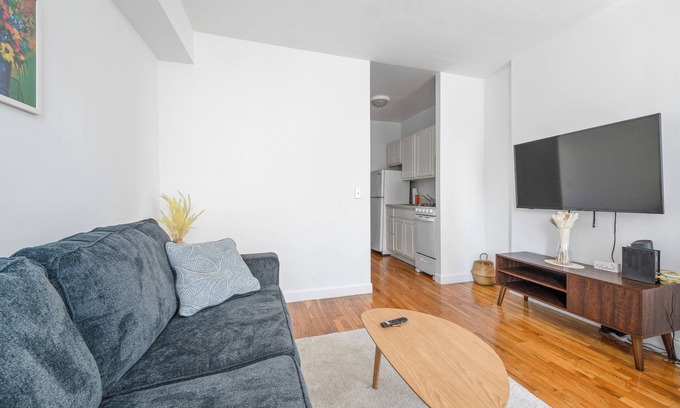 Central Park South Apartamento | Bright & Comfortable Spot in NYC!
