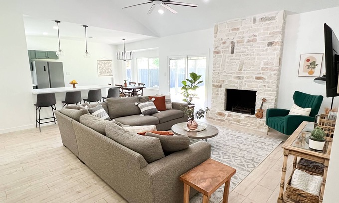 Round Rock Casa | Bright & Comfy home near Old Downtown Round Rock