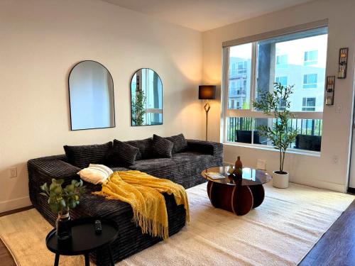 Lyon Street Apartamento | Bright Condo 10 Min from Disneyland With Pool & GYM