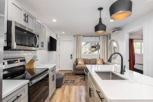 Hillsboro Village Apartamento | Bright Condo with 3 Beds 2 Bedrooms Walk to Grocery