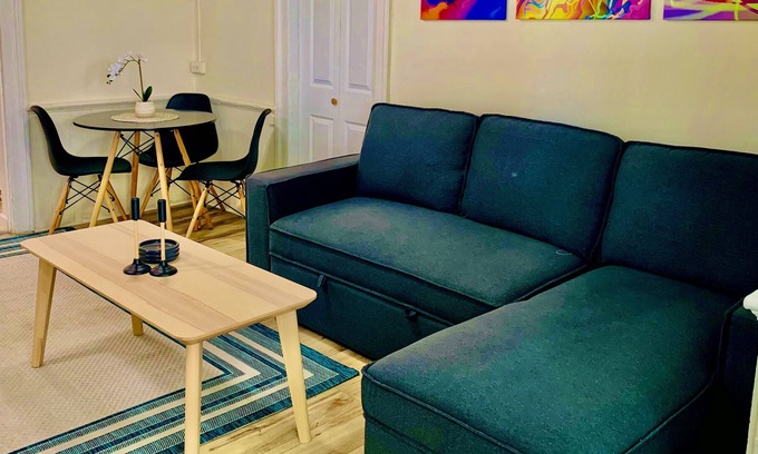 Middletown Apartamento | Bright - Cozy 1 BR 1 Full Bath Apt ~ 1.5 hrs from NYC - Fast WiFi & Downtown