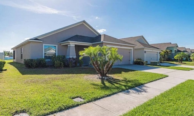 Lakeland Casa | Bright & Cozy 3 BR Near Parks & Dining in Lakeland