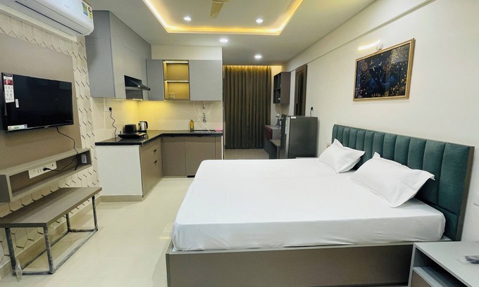 Sanganer Apartamento | Bright & Cozy Studio Getaway in Jagatpura Jaipur