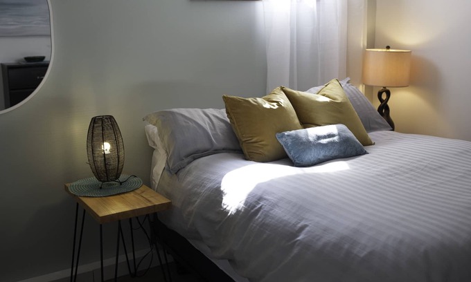 Courtenay Casa | Bright & cozy suite with ping pong table, close to ski hill, beaches & trails