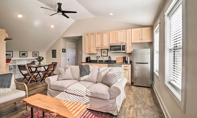 Crozet Apartamento | Bright Crozet Apartment w/ Mountain Views!
