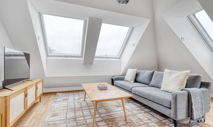 Vienna Apartamento | Bright Donaustadt 2BR w/ Balcony & Elevator, nr metro U2, by Blueground