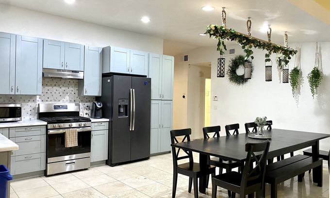 Mira Mesa Casa | Bright Earthy Mira Mesa Home