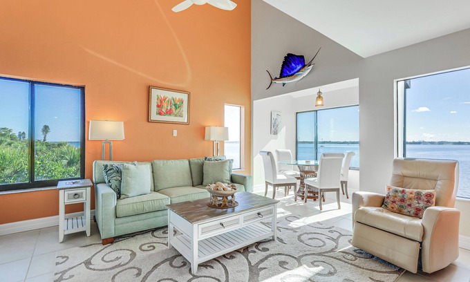 Englewood Condominio | Bright Englewood Gem: Rooftop Patio, Walk to Beach
