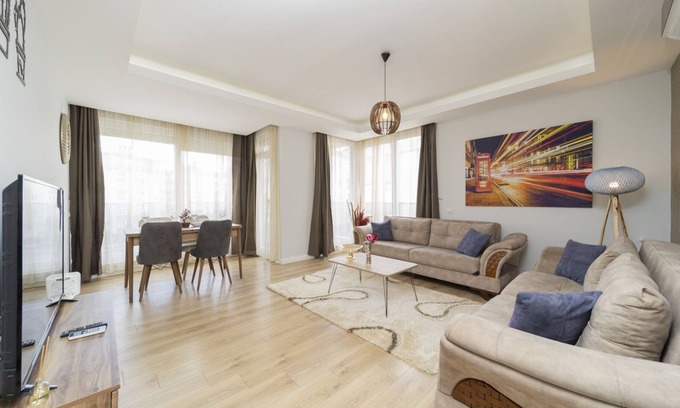 Antalya City Centre Apartamento | Bright Flat w Balcony 15 min to Konyaalti Beach
