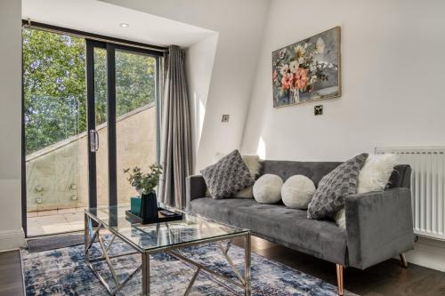 Southfields Apartamento | Bright & Glamorous Apartment 1BR 1BA Private Balcony