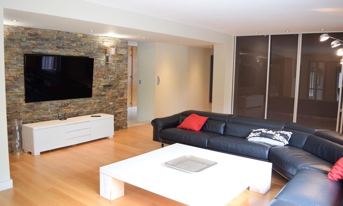 Le Tholonet Casa | Bright house with garden and private pool
