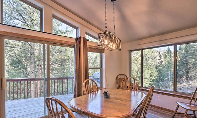 Idaho Springs Cabina | Bright Idaho Springs Cabin w/ Mountain Views!