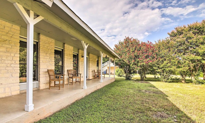 Jonestown Casa | Bright Jonestown Retreat w/ Yard & Porch!