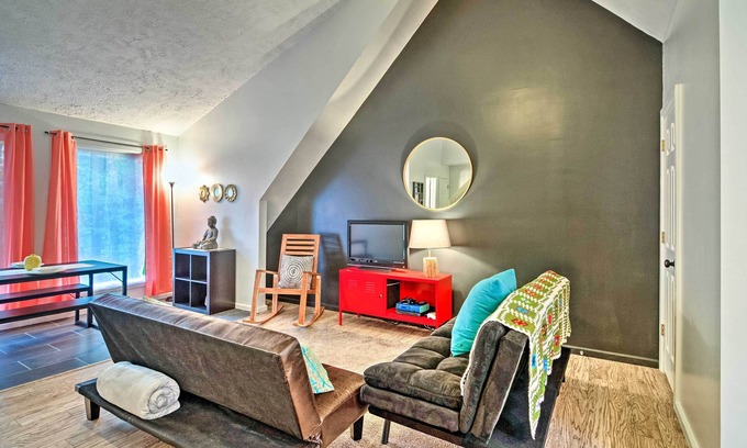 Golden Apartamento | Bright Lakeside Studio - Hike, Fish, and Bike!