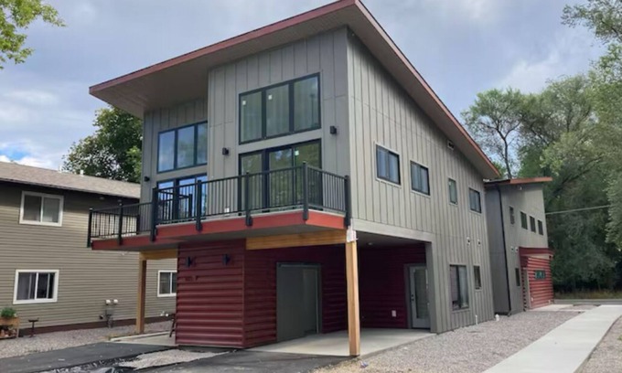 River Road Casa | Bright & Modern 2-Bedroom Duplex, Central Missoula