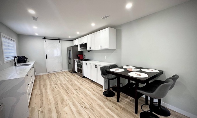 St. Williams Casa | Bright & Modern Cottage Near Port Rowan, Long Point, & Turkey Point