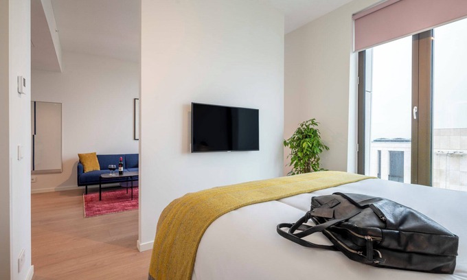 Zuidas Hotel | Bright, Modern Lodging: Fully-equipped Kitchen, Minutes' to Van Gogh Museum!