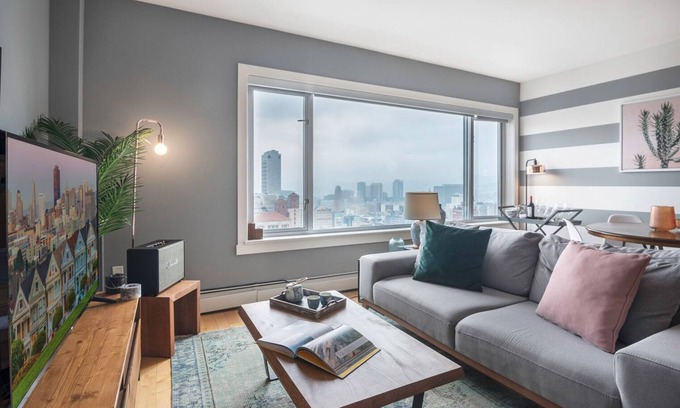 Lower Nob Hill Apartamento | Bright Nob Hill Studio w/ Gym, Sauna + City View by Blueground