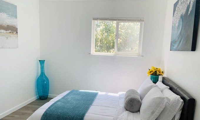 San Leandro Casa | Bright Private In-law 1 bedroom unit in San Leandro hills w/ Washer&Dryer