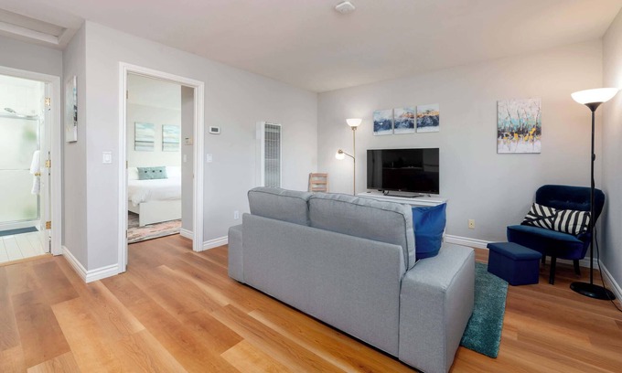 Shoreline West Casa | Bright, Quiet, Comfy 1BR Cottage in Mountain View
