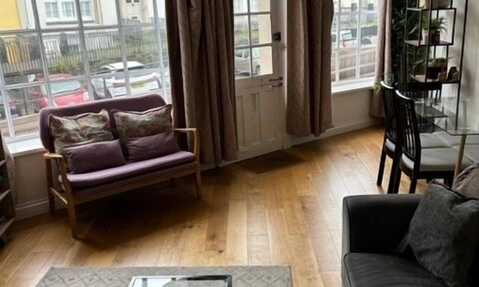 Clifton Apartamento | Bright & Quirky 3BD Home - Wellington Terrace!