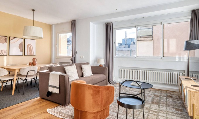 Lista Apartamento | Bright Salamanca 3BR w/ Doorman nr El Retiro Park, by Blueground