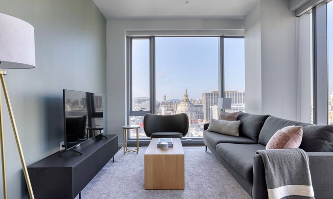 Civic Center Apartamento | Bright Soma 2BR w/ Theater & Basketball, nr Tech Companies, by Blueground