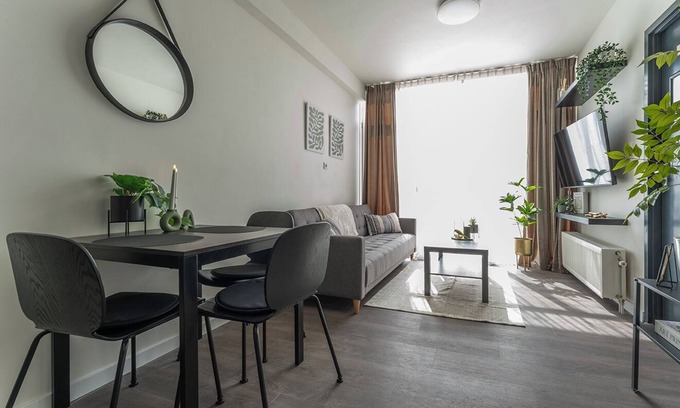 Tilburg Apartamento | Luminoso espacio para 2 personas con wifi, TV, lavadora y aparcamiento gratuito.