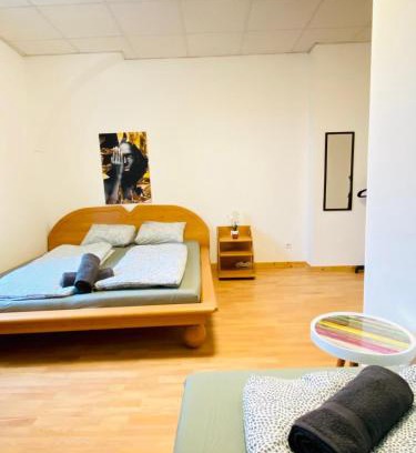 Liesing Apartamento | Bright & Spacious 3BR Apt with Direct City Access