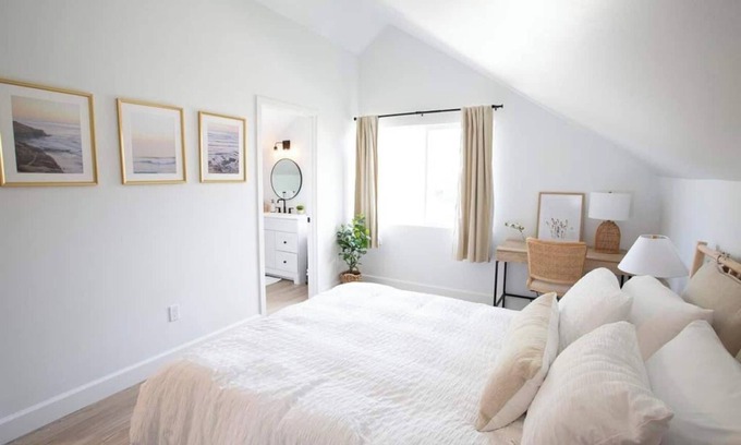 Loma Portal Casa | Bright, Spacious, King Bed, Family Friendly