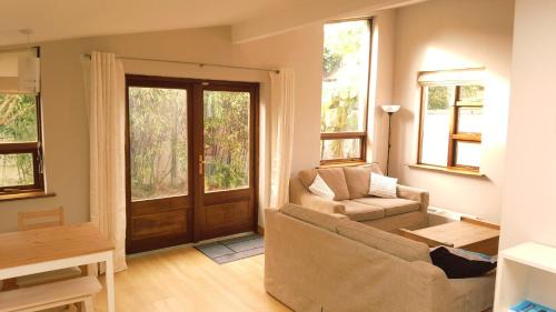 Booterstown Apartamento | Bright spacious mews in great location