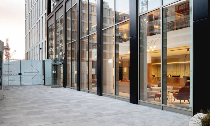 Stratford and New Town Apartamento | Bright Stratford 1BR w/ Security & Gym, nr Train Station, by Blueground