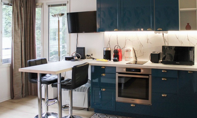 Issy-les-Moulineaux Apartamento | Bright Studio Of 29m² Near Paris
