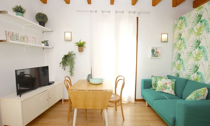 La Missio Apartamento | Luminoso Estudio en Palma Centro con Balcón, Wifi, Aire Acondicionado, Cómodo