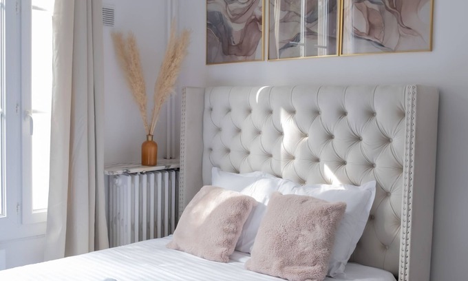 Le Bourget Apartamento | Bright studio-Netflix
