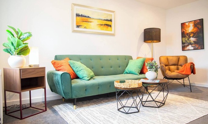 Holbrooks Casa | Bright & Stylish 3-Bed house