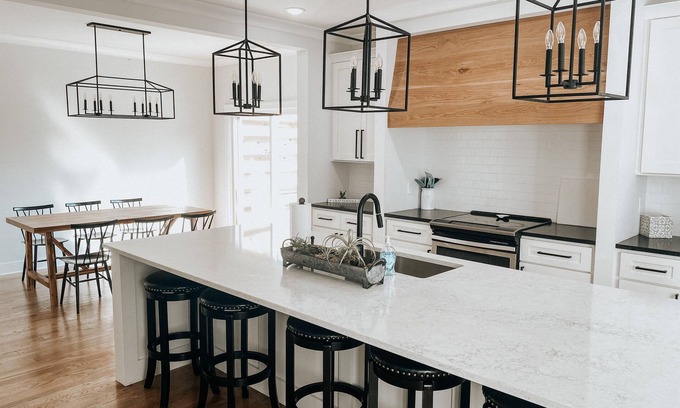 Chattanooga Casa | Bright stylish home minutes to downtown! New build with HUGE pool/hot tub combo!