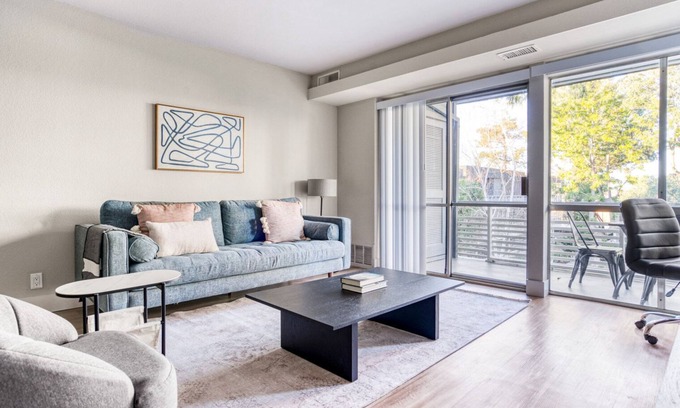 Sunnyvale West Apartamento | Bright Sunnyvale 1BR w/ Pool, Gym & W/D, 10 mins to Target, by Blueground