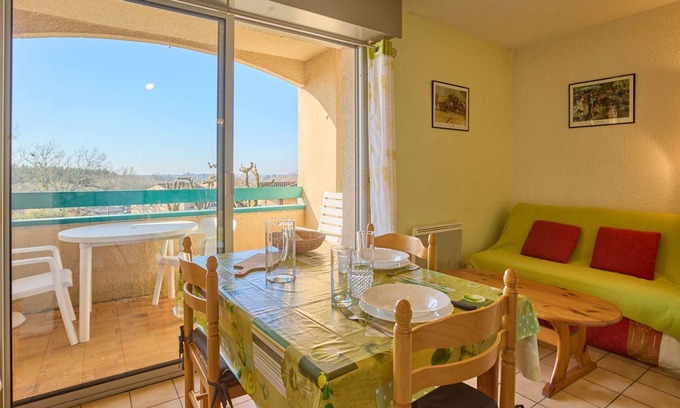 Barbotan-les-Thermes Apartamento | Bright T1bis with south balcony and Wifi