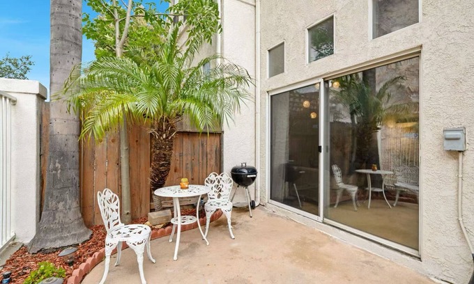 Valle Lindo Apartamento | Bright Townhome Retreat With Private Patio Walk Trails