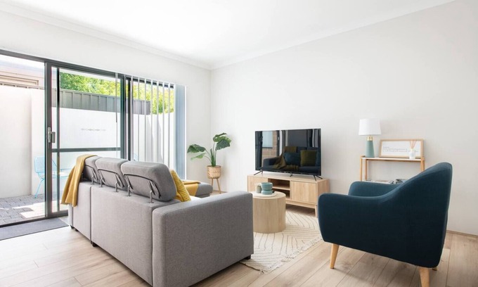 Attadale Apartamento | Vibrant 2BR Apt, Free WiFi, 3-min walk to Swan River, near cafes and CBD