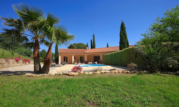 Laroque-des-Alberes Villa | Villa luminosa, con aire acondicionado, en 9000m², piscina, tranquilidad y estar seguro