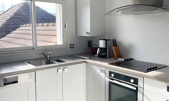 Salies-de-Bearn Apartamento | Bright, well-equipped T3 near downtown with balcony