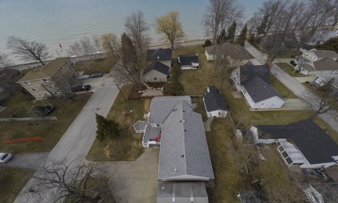 Brights Grove Cabaña | Brights Grove Lake View Cottage